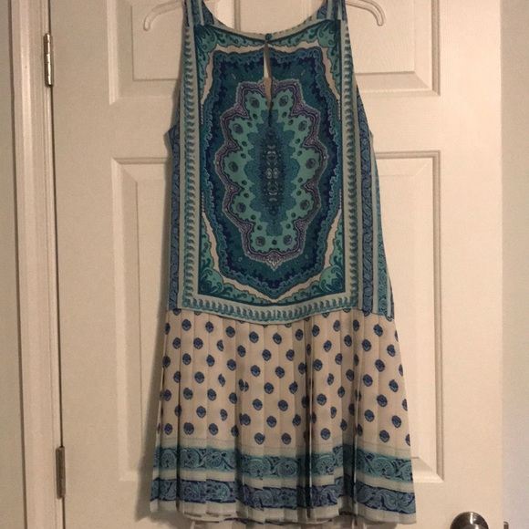 Dress - Picture 5 of 6